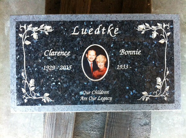 Headstone Photos Styles Sizes And More Ceramic Picture Ceramic   Headstone Memorial Portrait 600x448 